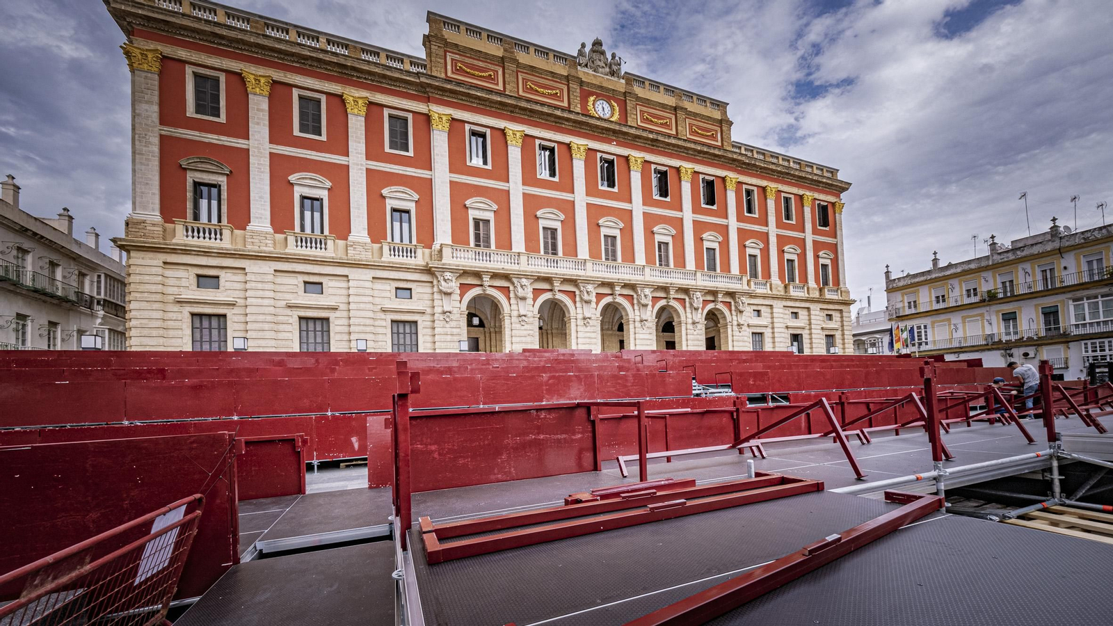 Fran Romero (AxSí) denuncia graves irregularidades en los contratos de la Carrera Oficial de San Fernando