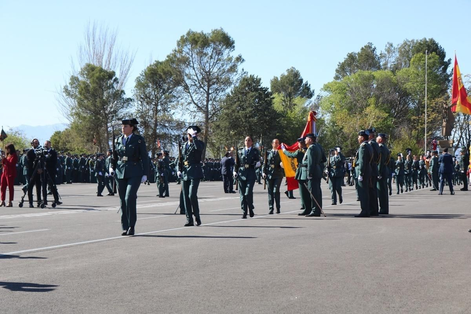 En imágenes: así ha sido la jura de bandera de la Guardia Civil presidida por el rey Felipe VI