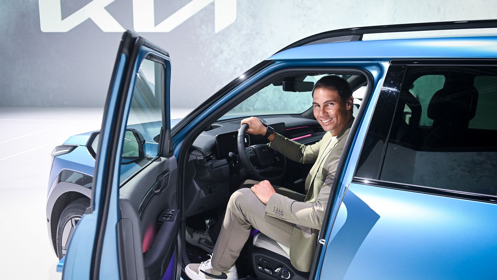 Con el EV9 Rafa Nadal reemplaza su anterior eléctrico de Kia, el EV6.