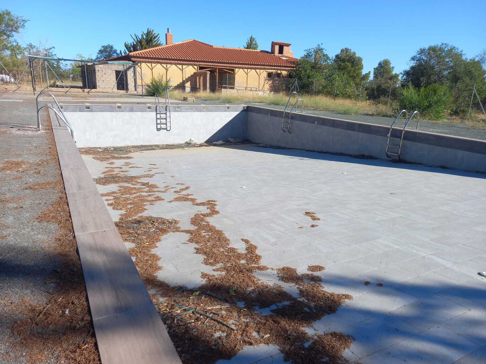 Piscina de Cogollos de Guadix