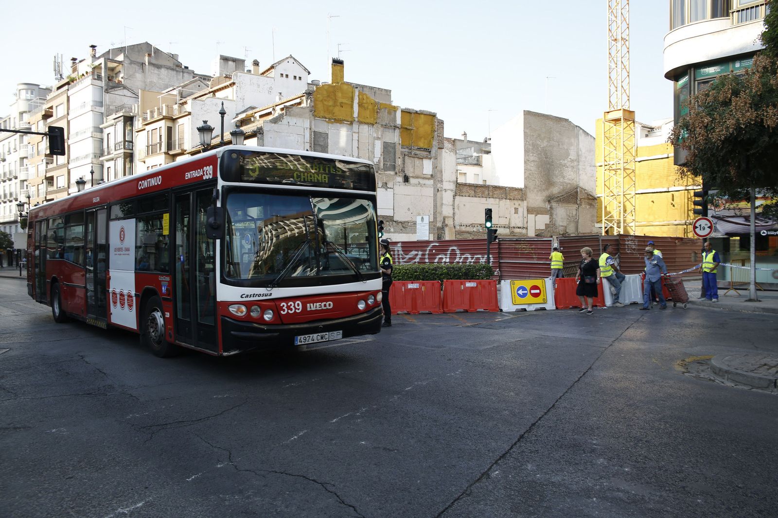 El tráfico estuvo cortado parcialmente por la céntrica calle desde el jueves.