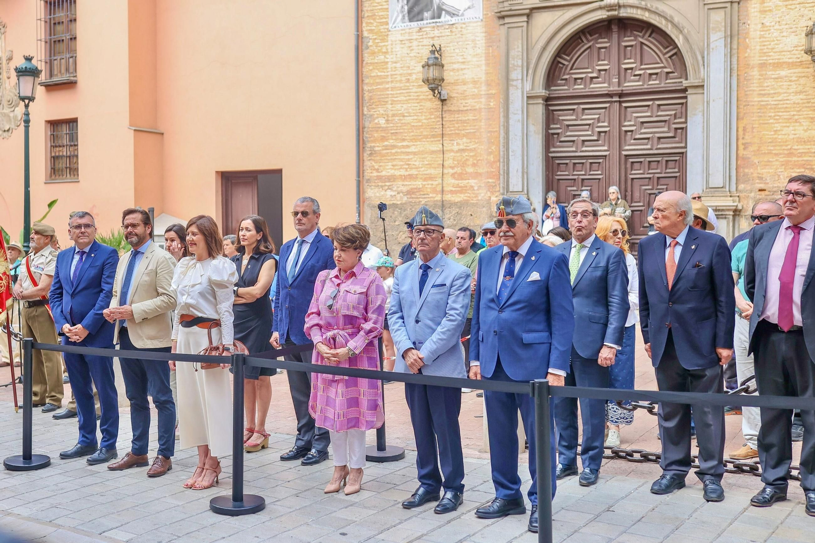Fotos: el acto de izado de la bandera de España en Granada por el Día de las Fuerzas Armadas