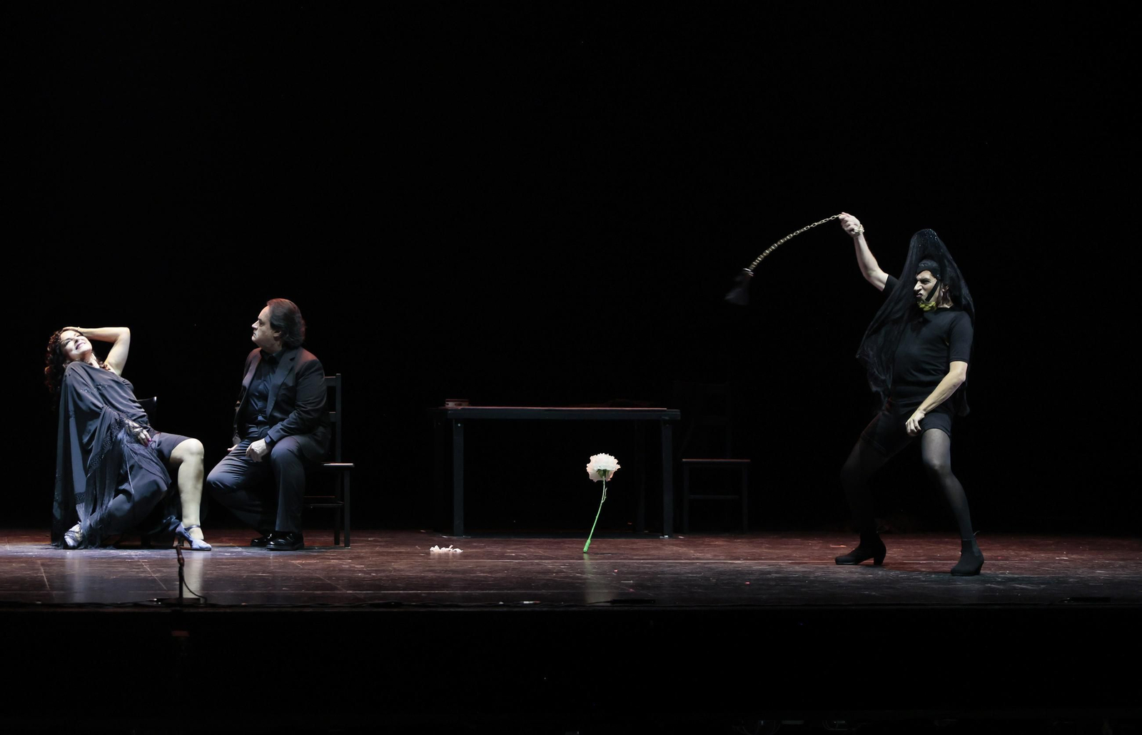 Las imágenes del espectáculo "Carmen" de Israel Galván en la Bienal