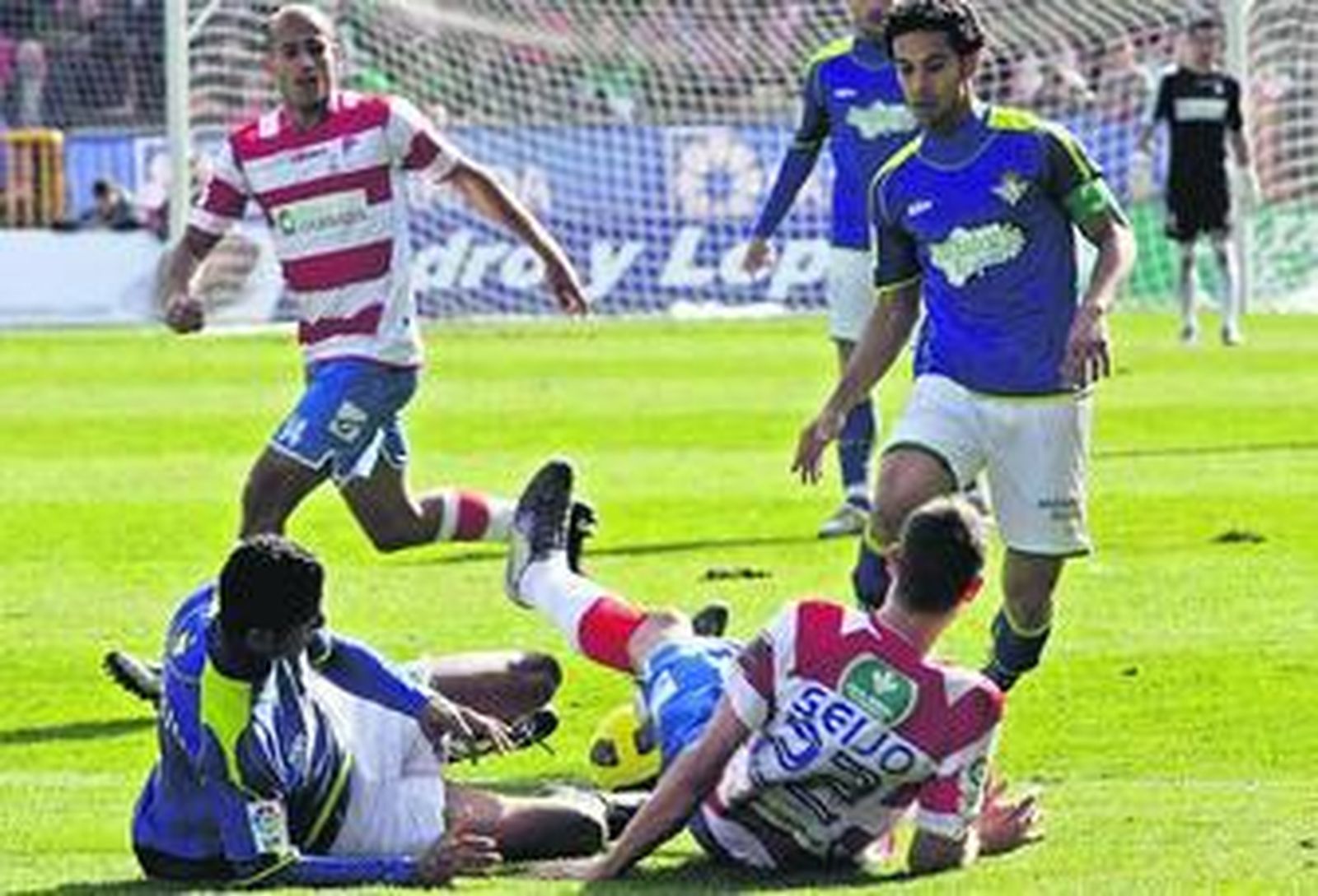 El Betis se olvida del fútbol en Granada