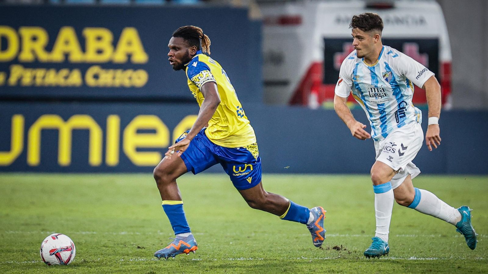 Búscate entre las imágenes del partido de futbol Cádiz CF - Málaga CF