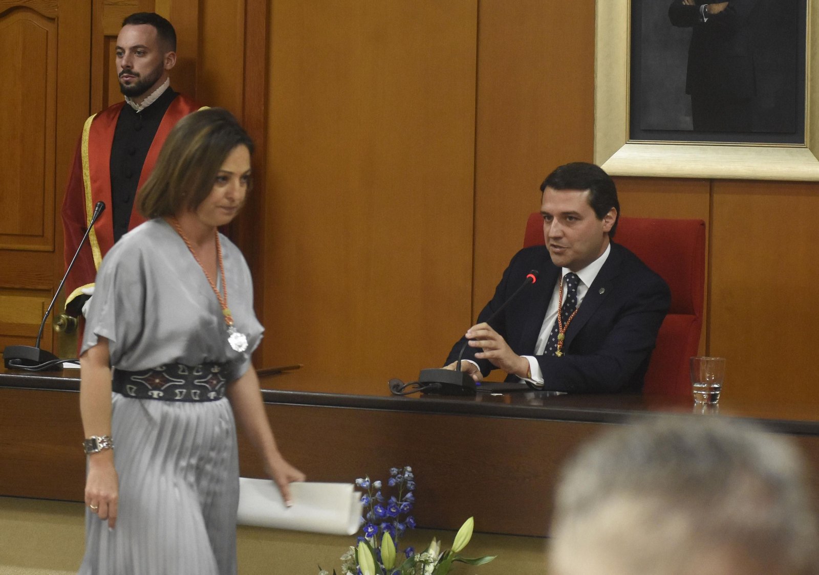 Imagen de Ambrosio y Bellido durante el pleno de investidura.