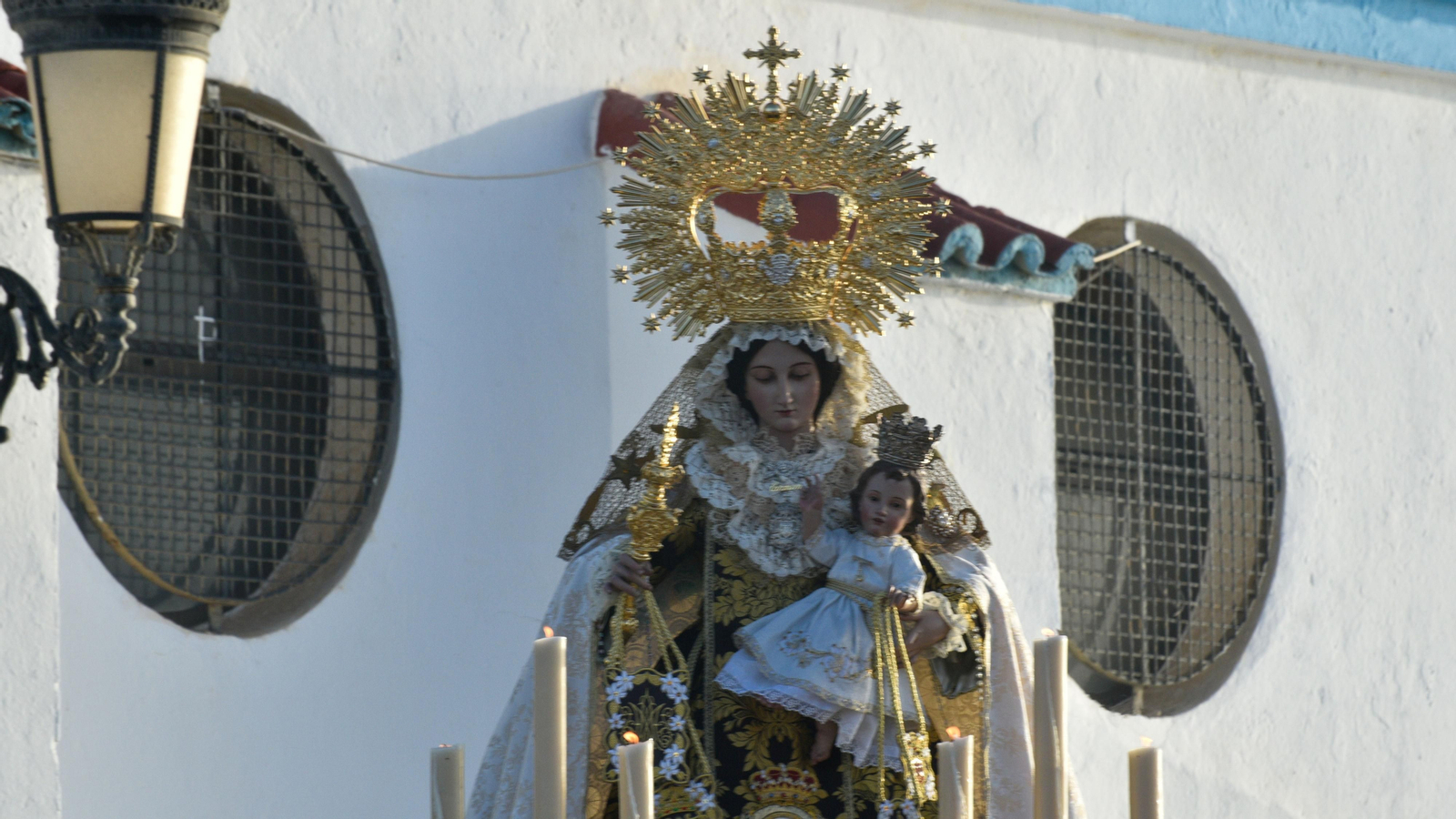 Procesión de La Virgen del Carmen en La Línea por el Dia de Todos los Santos
