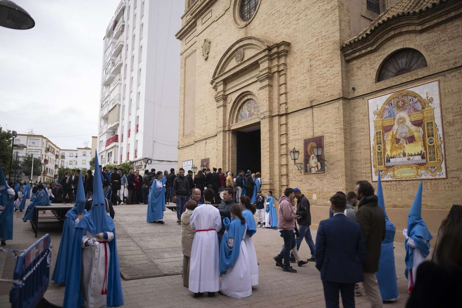Las mejores imágenes del Miércoles Santo en Huelva: Hermandad de la Victoria