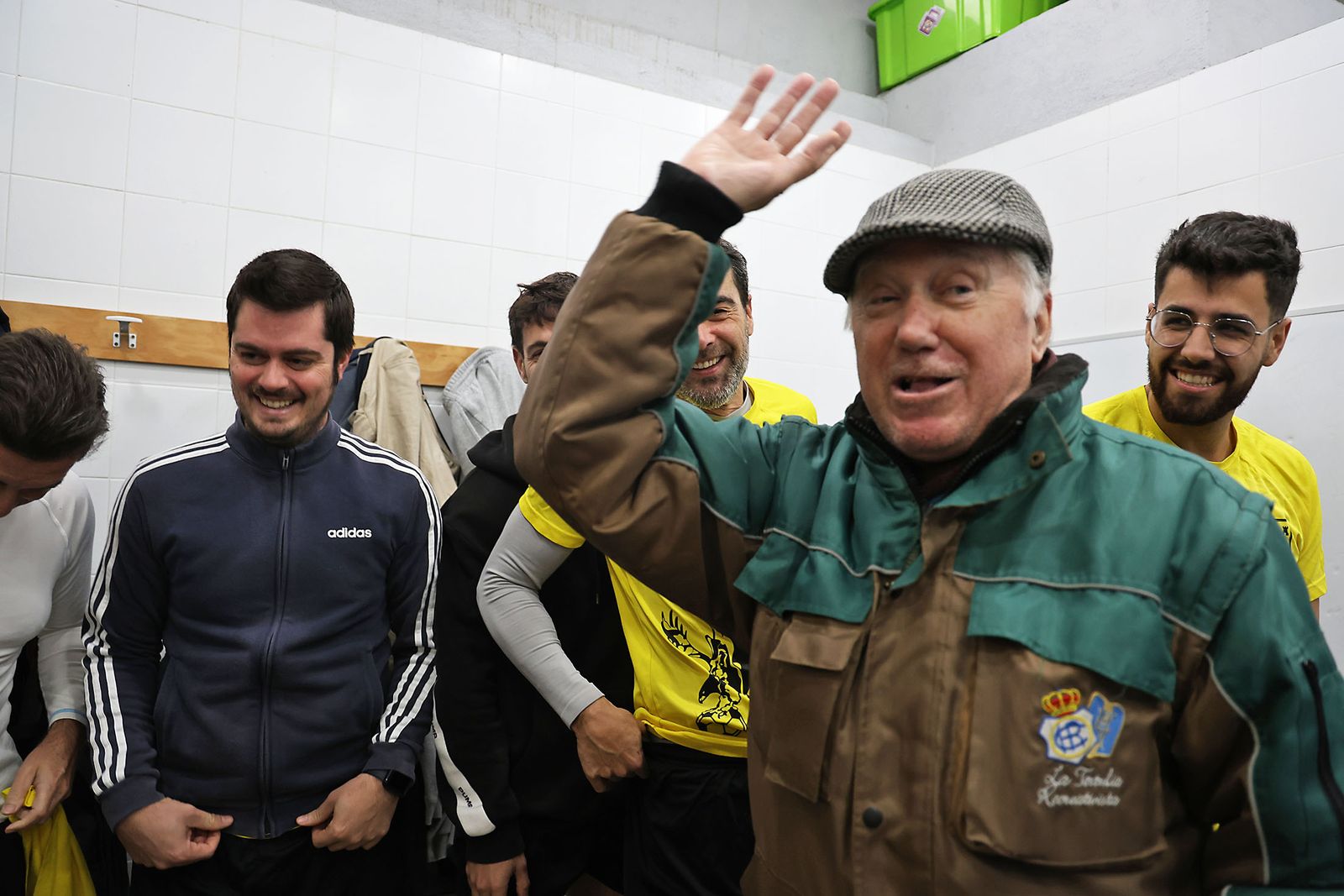 Periodistas y políticos disputan su tradicional partido navideño de fútbol