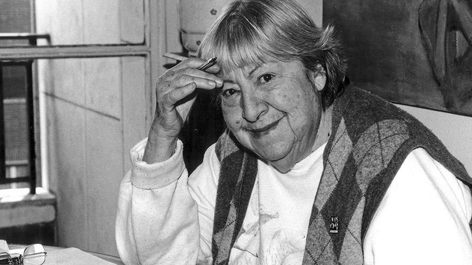 Gloria Fuertes, Creadora de un lenguaje personal basado en el humor y los juegos de palabras.