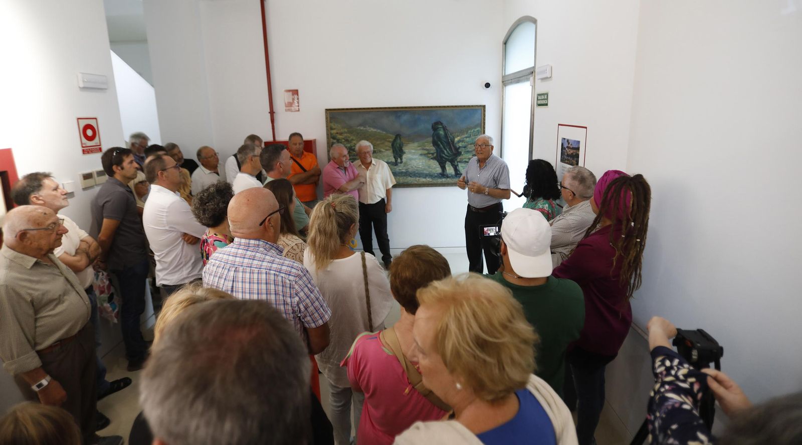 Fotos de la exposición de acuarelas y dibujos de Antonio Torremocha en La Línea