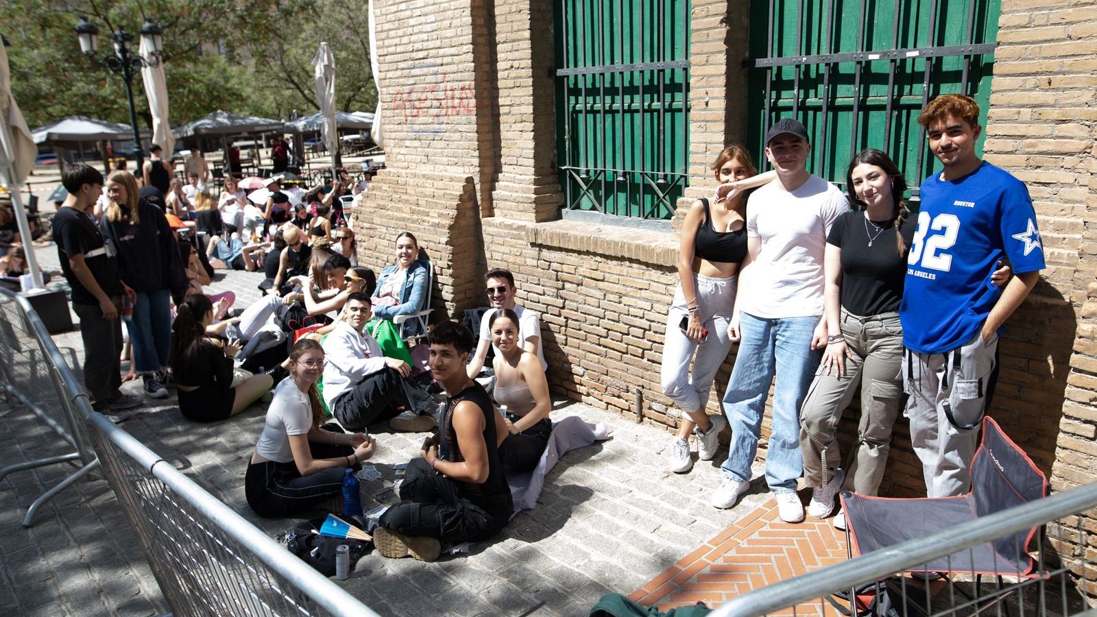 Los más madrugadores aguardan para conseguir los mejores sitios en Plaza de Toros