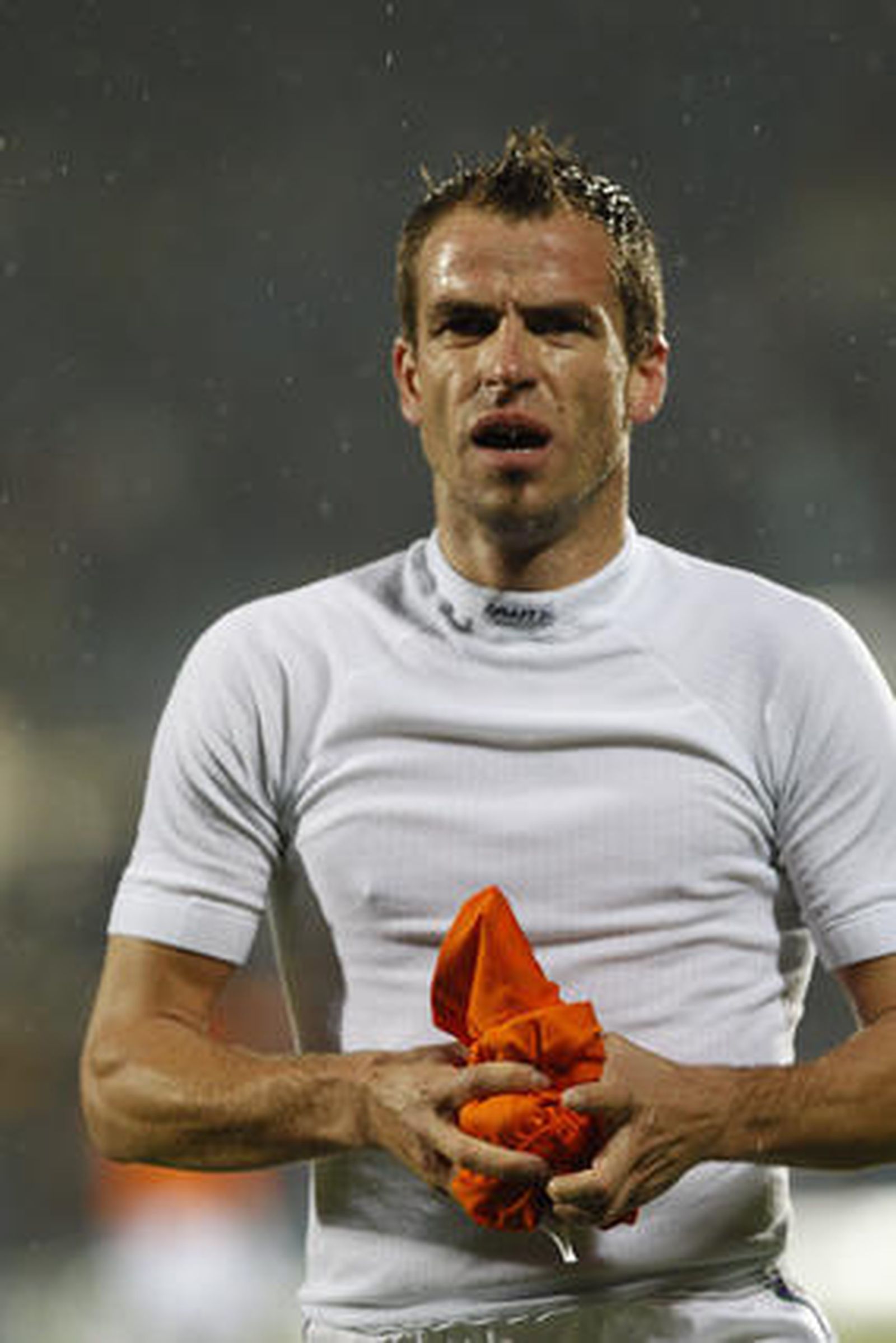 El Málaga pierde en Getafe y cae a puestos de descenso a falta de una jornada. / LOF