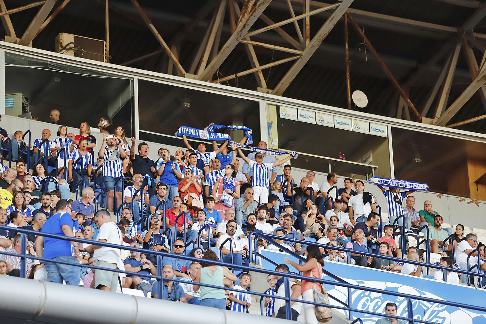 Imágenes del ambiente en el encuentro entre el Recreativo de Huelva y el CD Castellón