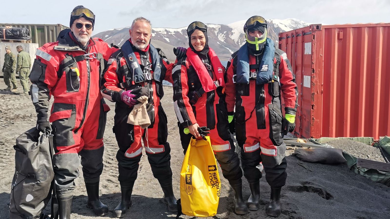 Investigadores de la Universidad de Jaén (UJA) en la Antártida.