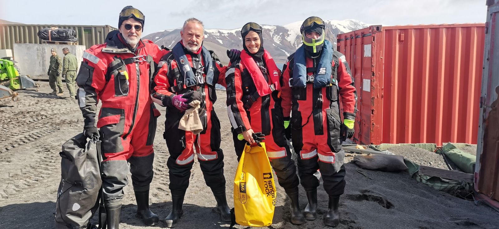 Investigadores de la Universidad de Jaén (UJA) en la Antártida.
