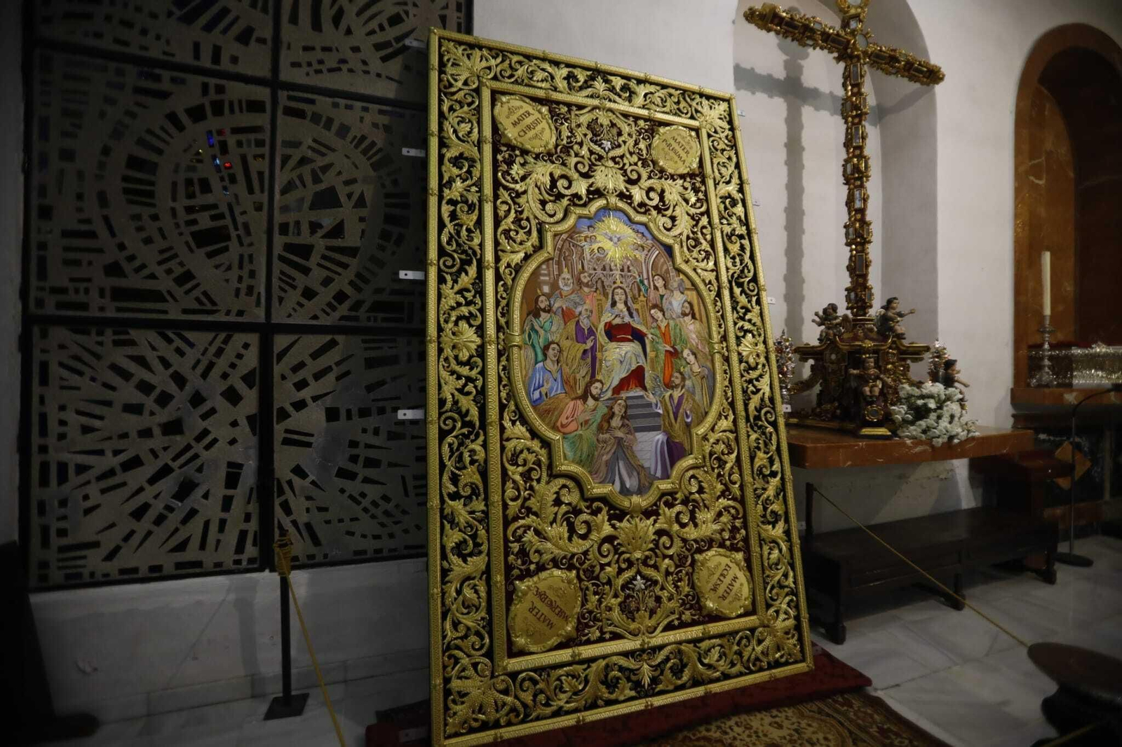 El techo de palio de la Virgen del Dulce Nombre de Córdoba, en imágenes