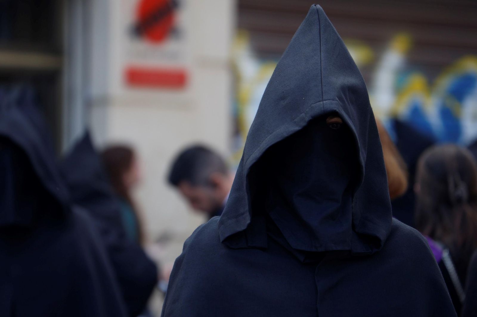 La procesión de la Universitaria en este Martes Santo de Córdoba, en imágenes
