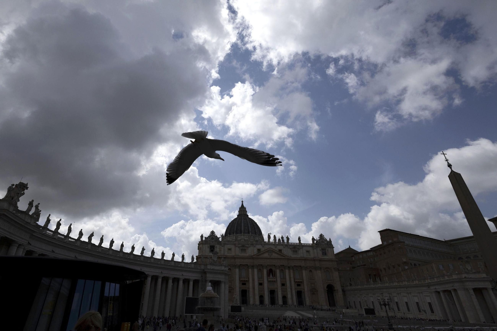 El único cónclave en el que ha habido 'fumata blanca' el primer día es el que eligió a Pío XII.