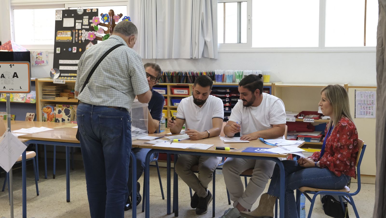 Imágenes de las votaciones en las Elecciones Municipales 2023, en Almería capital
