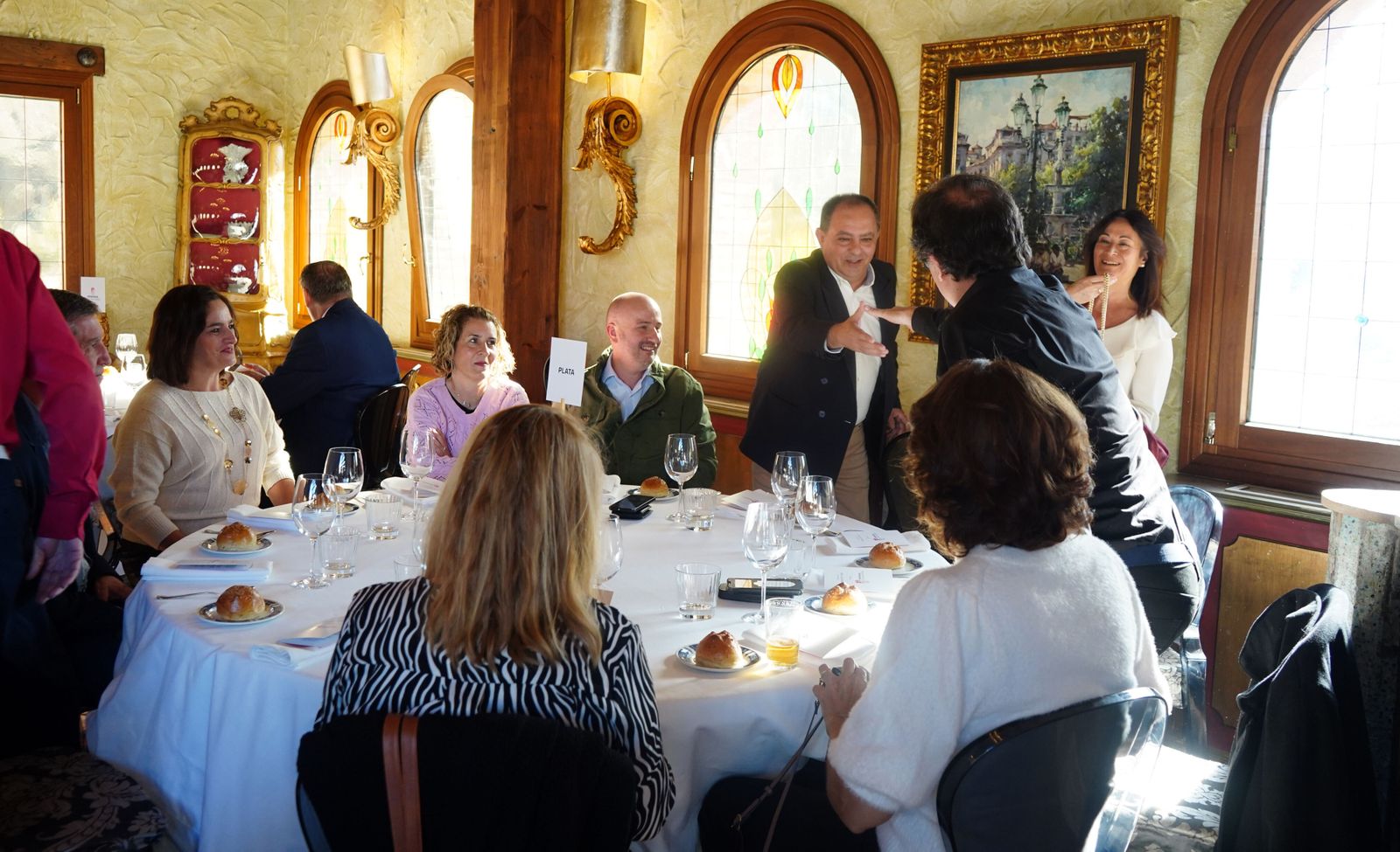 Las mejores imágenes del acto a los abonados del Granada CF con 25 y 50 años de antigüedad