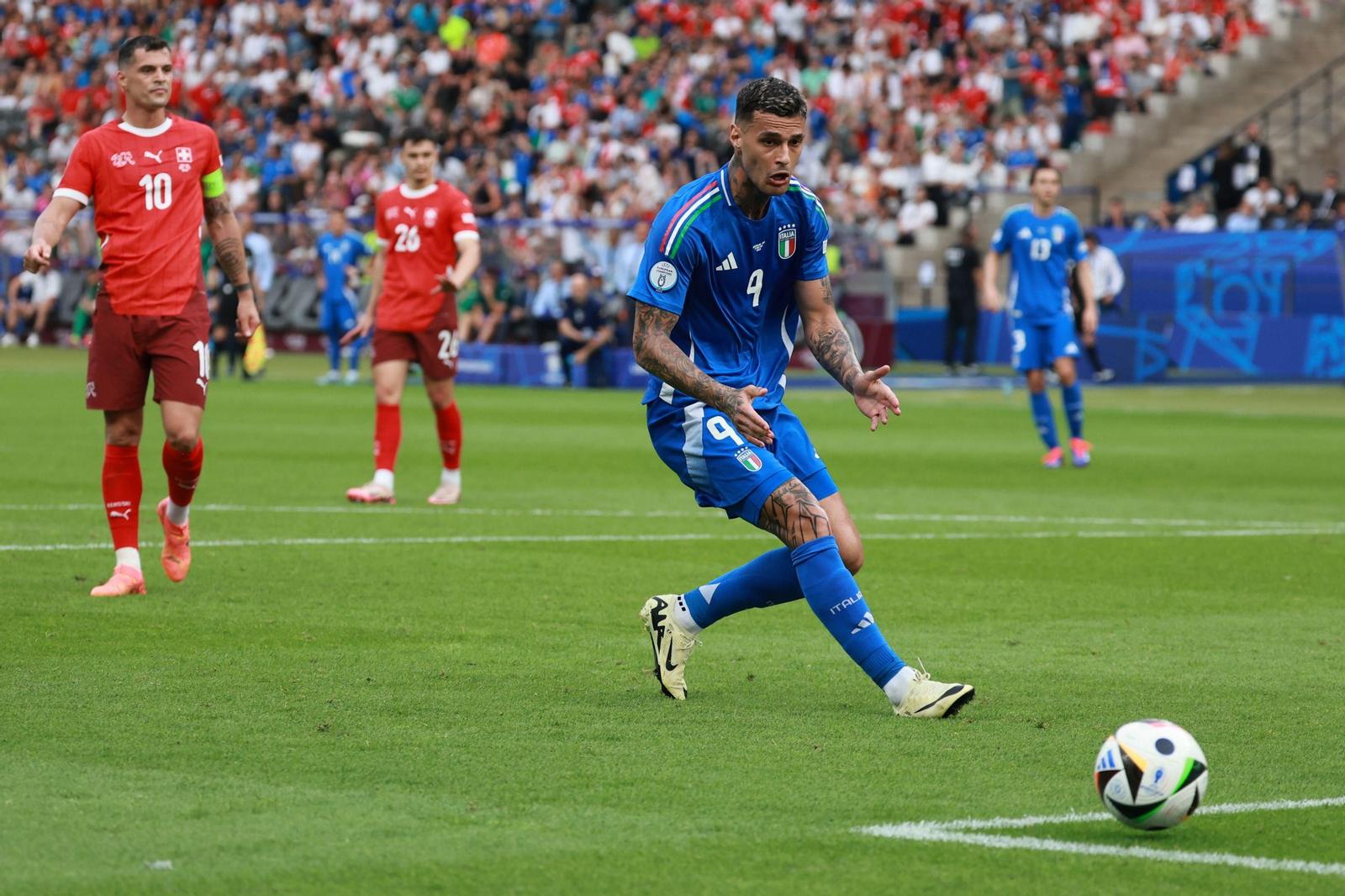 Errático, Gianluca Scamacca no tuvo su mejor partido. Errático, Gianluca Scamacca no tuvo su mejor partido.