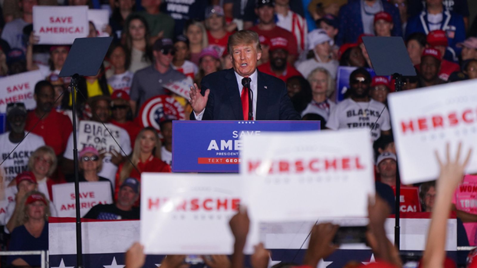 El expresidente estadounidense, Donald Trump, en un mitin del partido republicano.