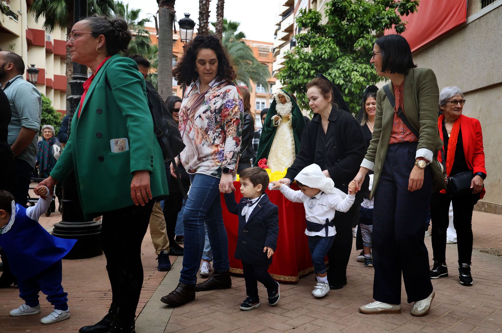 Imágenes de la procesión de la 'Escuela Infantil Mi Pequeño Puerto'