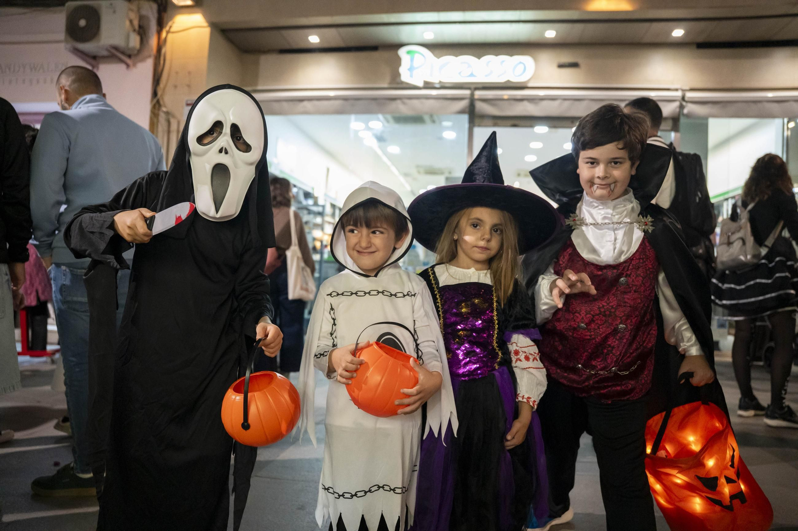 Las mejores imágenes de la noche en negro de Almería