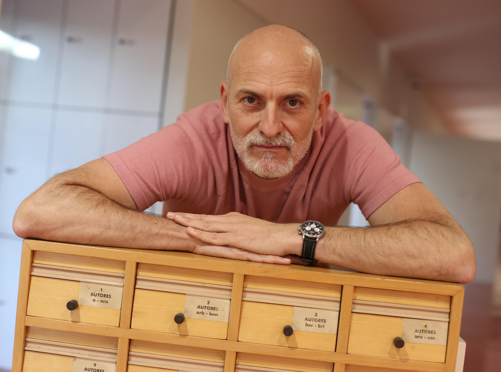 Alejandro Palomas, en la Biblioteca Infanta Elena de Sevilla, donde presentó su obra.