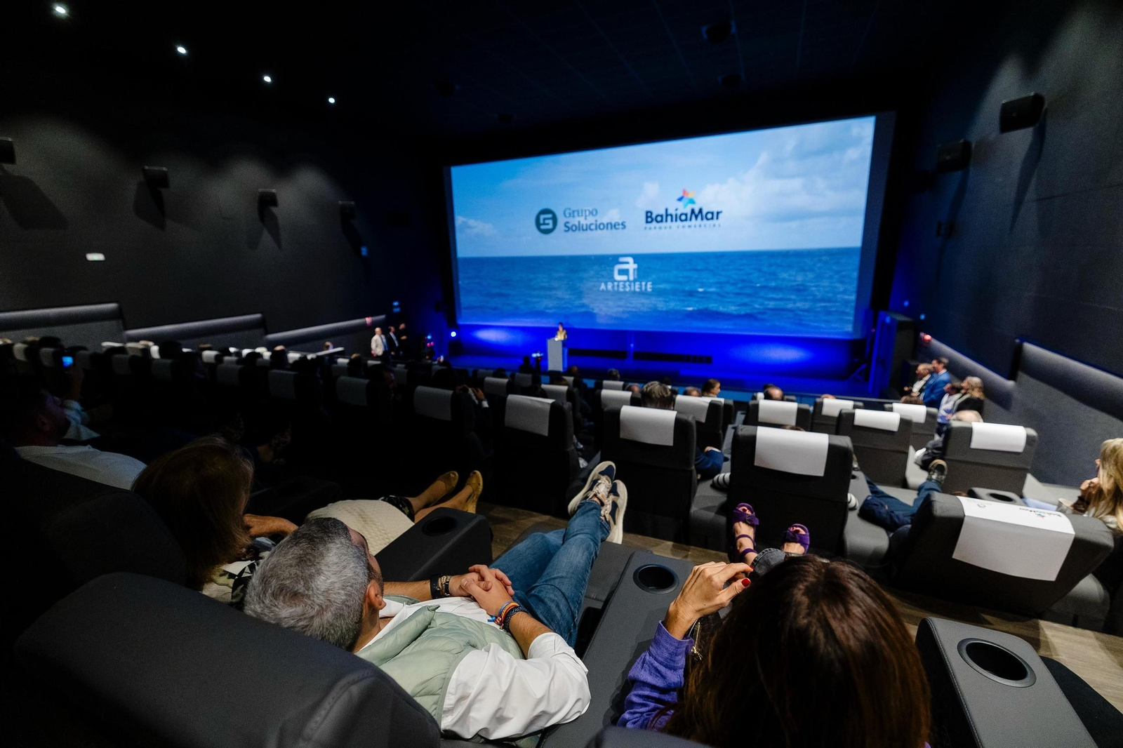 Una de las salas de los nuevos cines de Bahía Mar