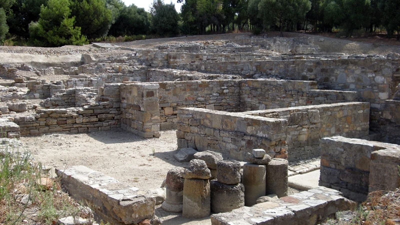 Restos de las termas de la ciudad.