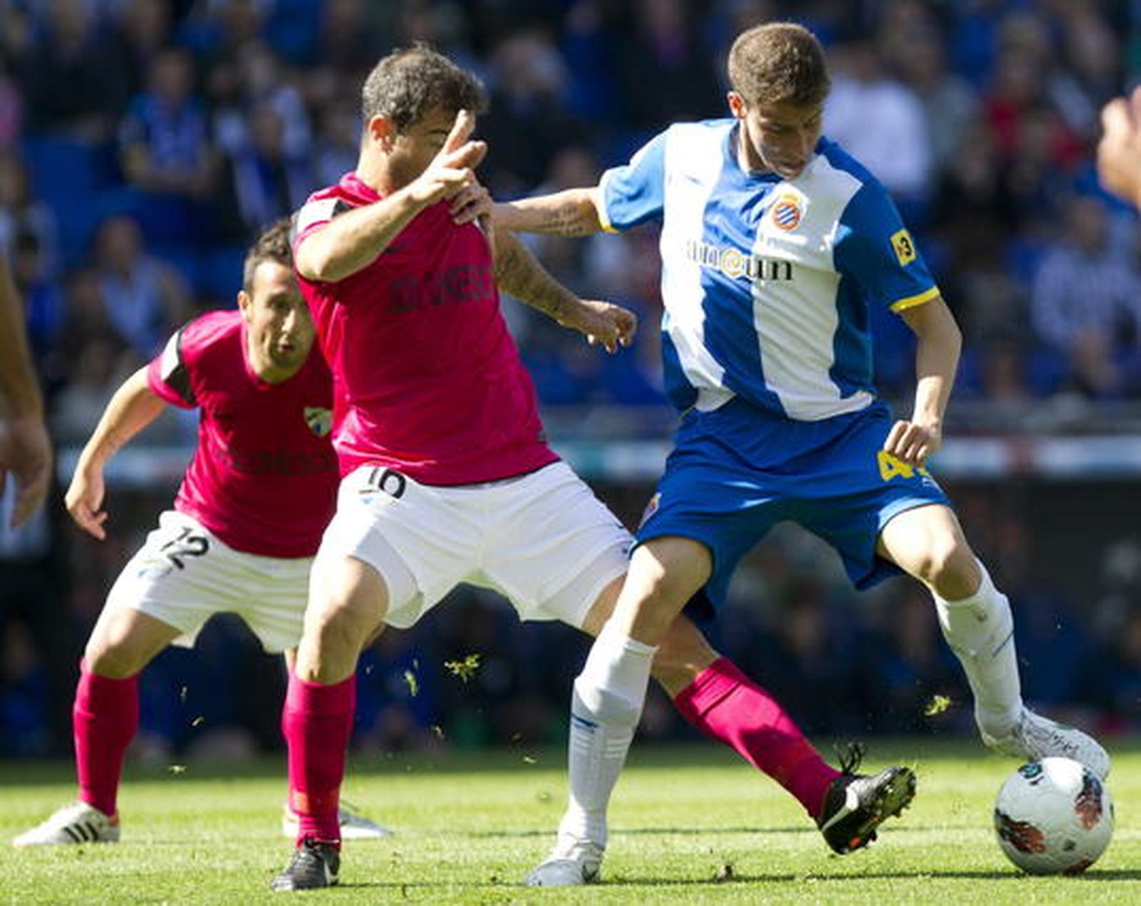El Málaga remonta un partido, esta vez uno que se había puesto muy complicado, para igualar con el Valencia en la tercera plaza.  


Foto: EFE