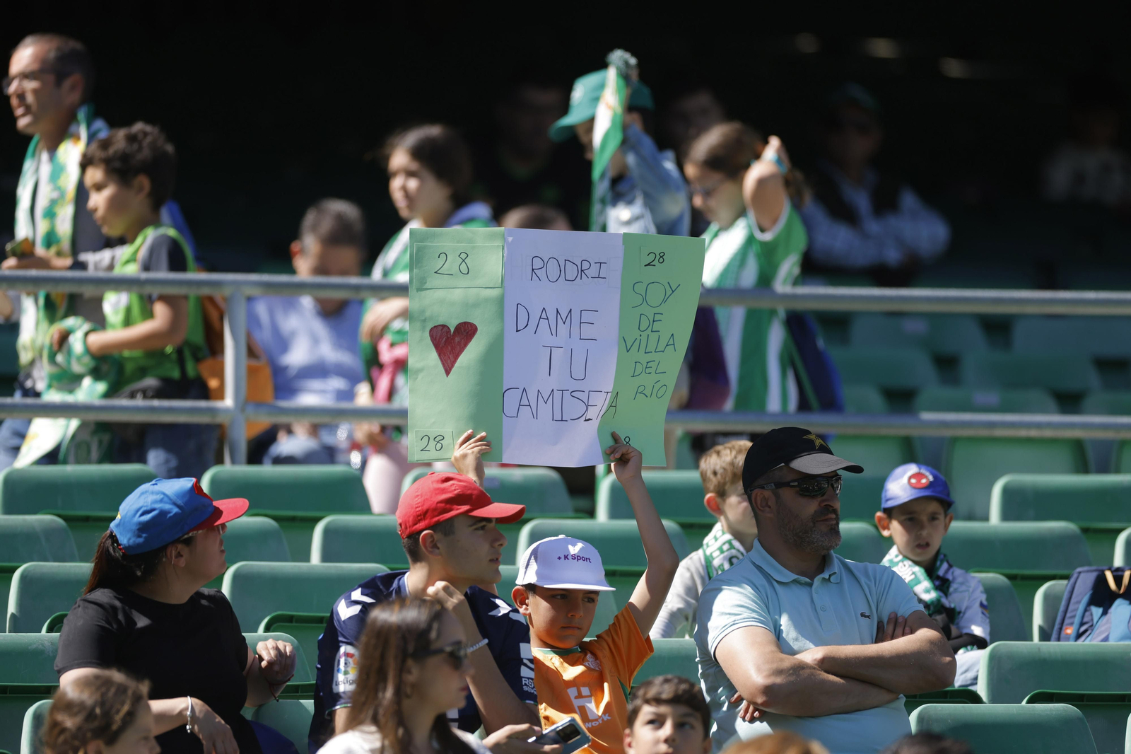 Búscate en las fotos del Betis-Mallorca