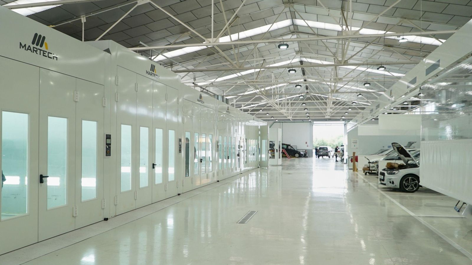 El taller de chapa y pintura atenderá las necesidades de todos los concesionarios sevillanos de grupo Volkswagen y, particularmente, a los del norte de la ciudad.