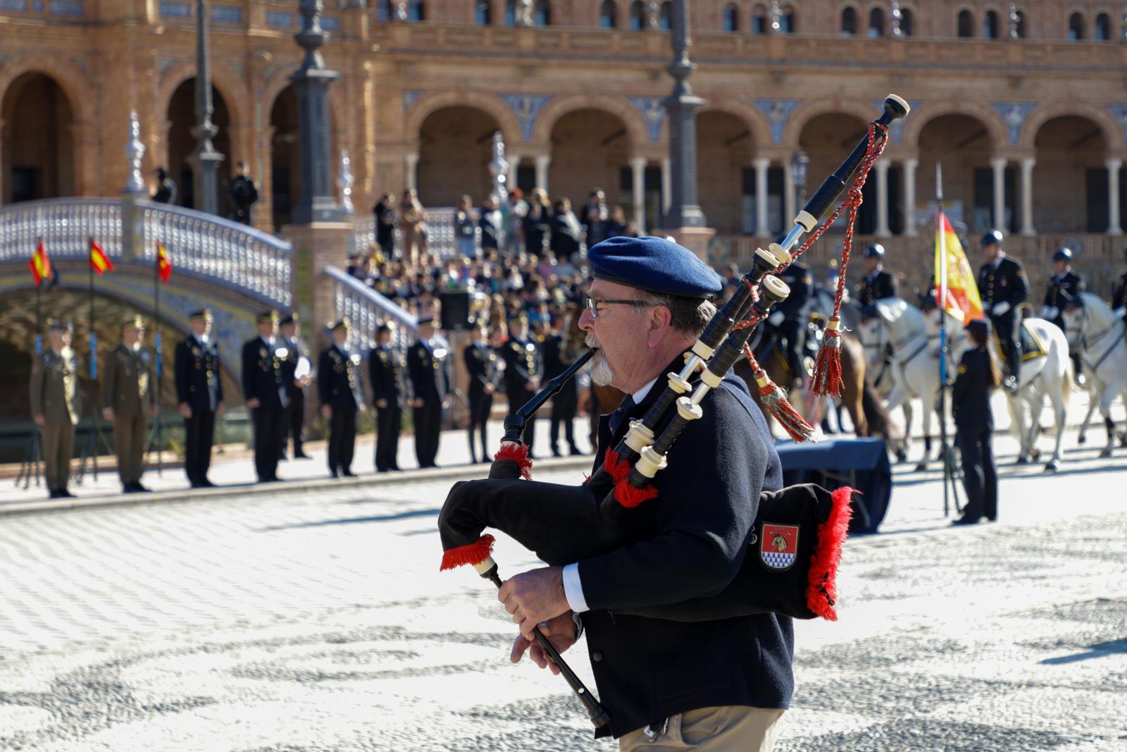 Las imágenes de la celebración del día de San Antón por la Policía Nacional en la plaza de España