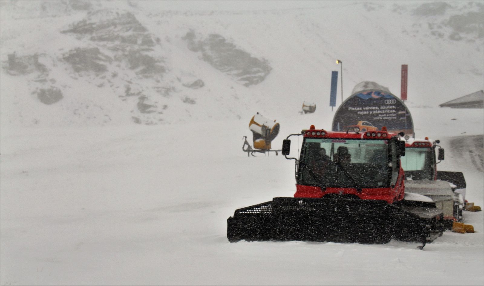 Preparativos en Sierra Nevada hace dos semanas.