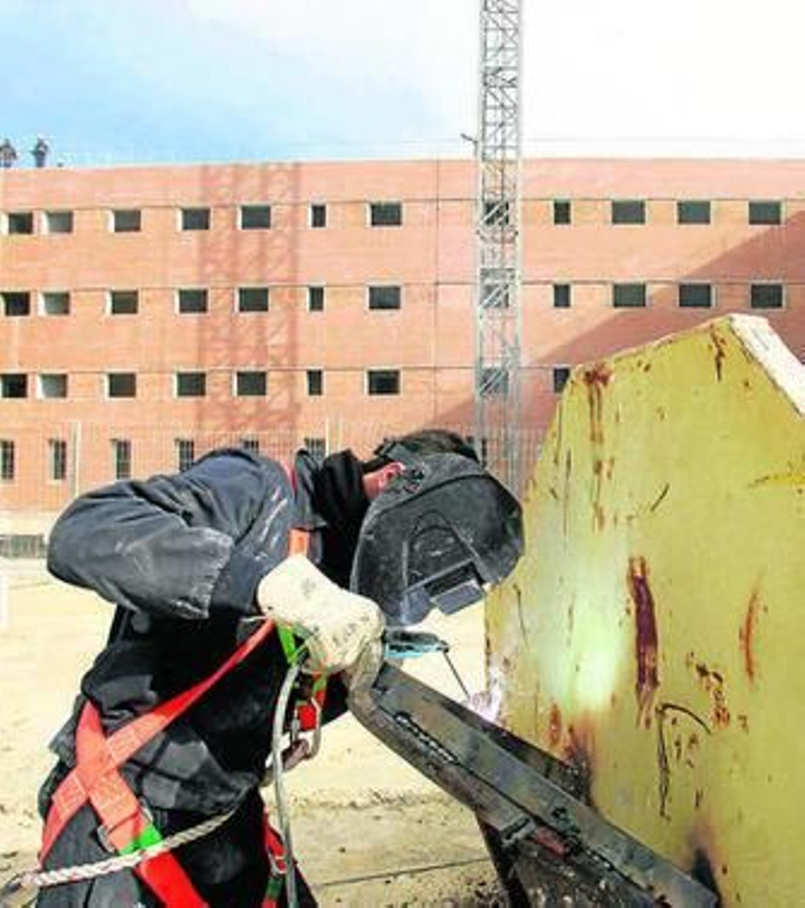 Trabajos en una promoción de VPO, en una imagen retrospectiva.