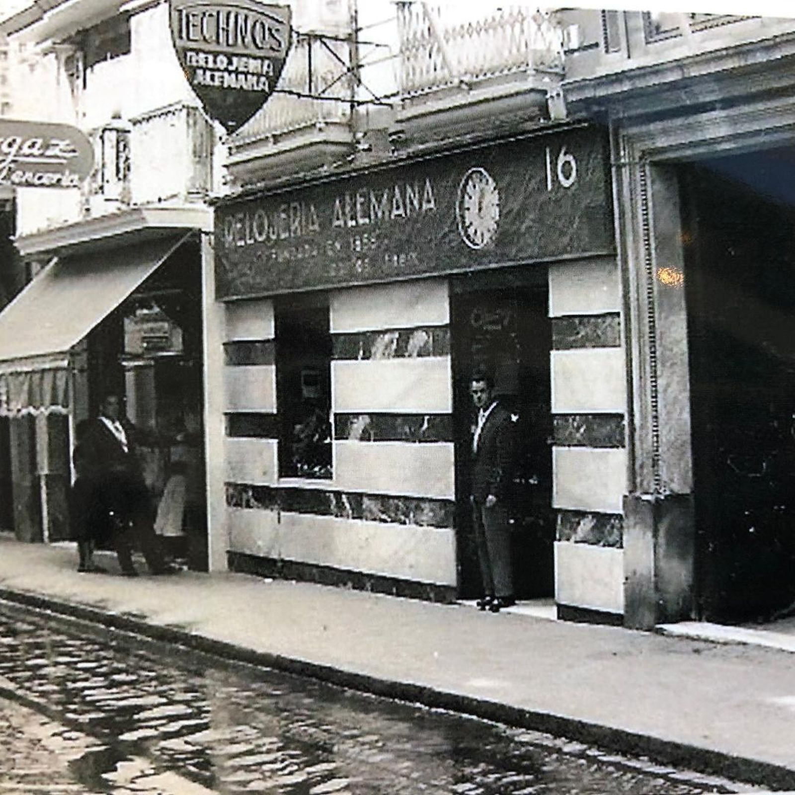 La Relojería Alemana estuvo ubicada en la calle Ancha 16 desde 1858 hasta 1964.