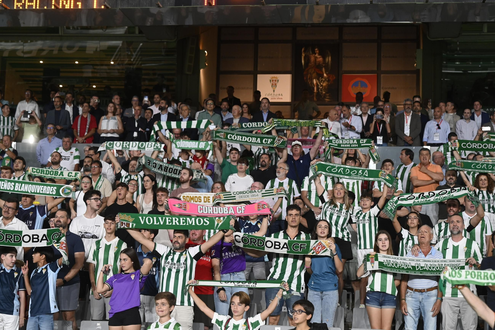 Las mejores fotos del ambiente en El Arcángel para el Córdoba CF - Racing de Santander
