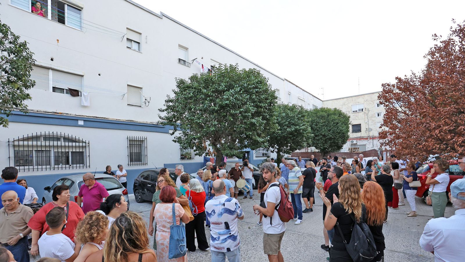 Manifestación de los vecinos de La Asunción de Jerez por los retrasos de la rehabilitación de sus bloques