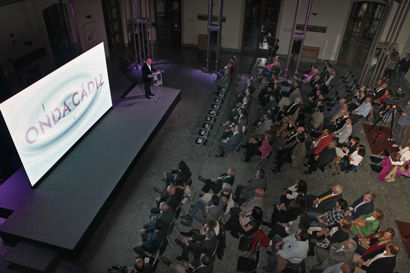 Interior del Palacio de Congresos, durante un acto.