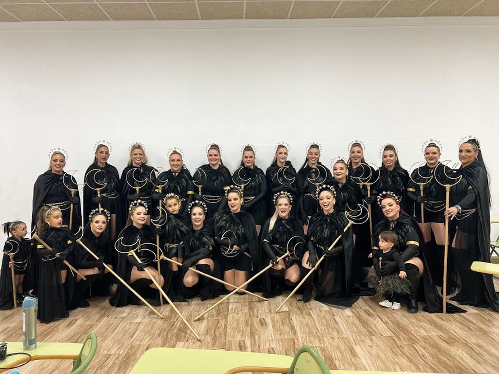 Marta no logra apagar la llama del Carnaval en Albox que llenó de magia el Centro de Agua y Salud