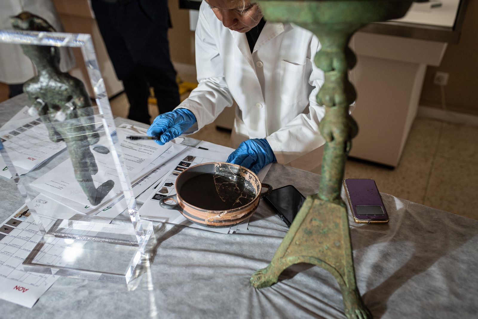 Piezas tartésicas en el museo de Huelva.