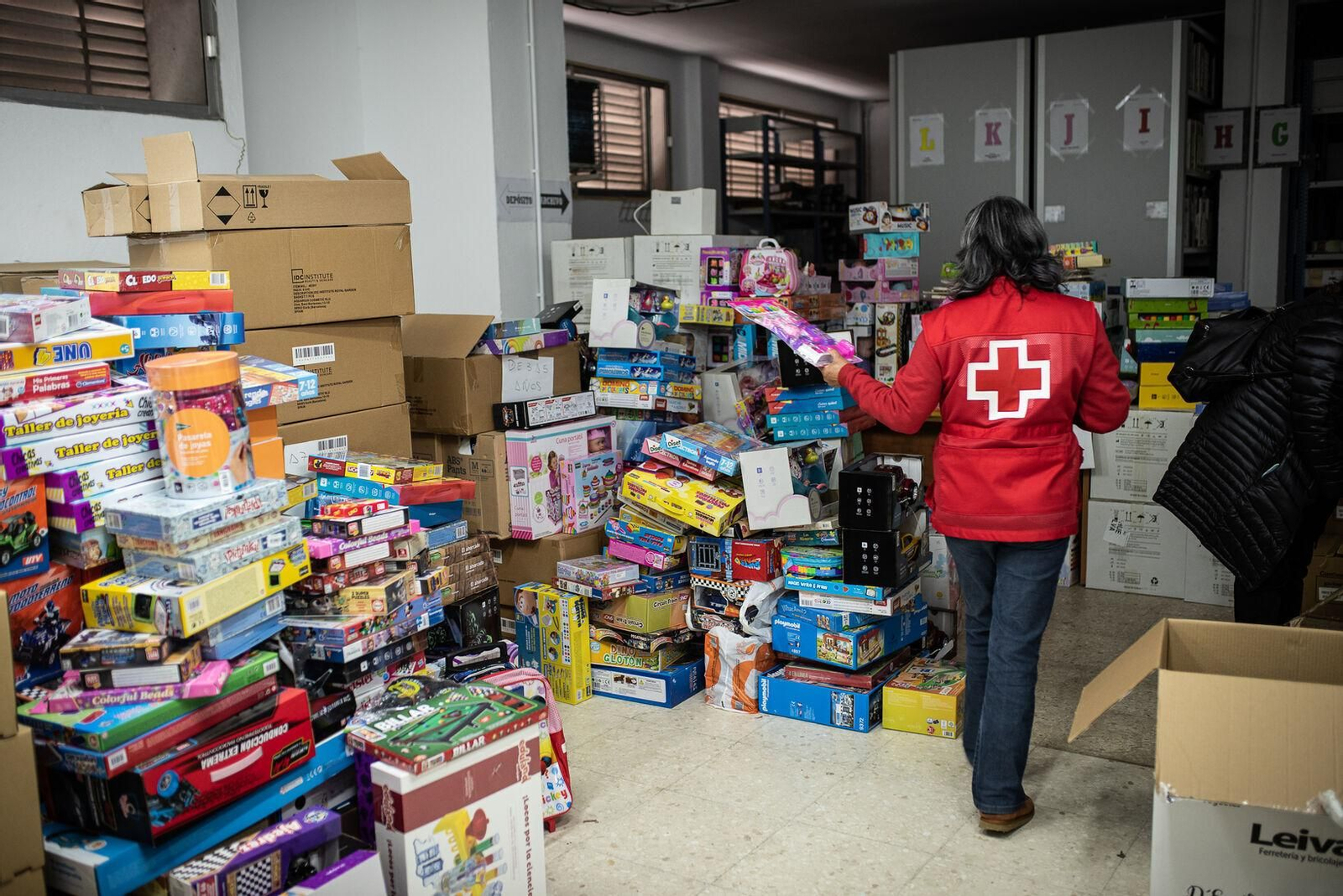 Juguetes en instalaciones de Cruz Roja.