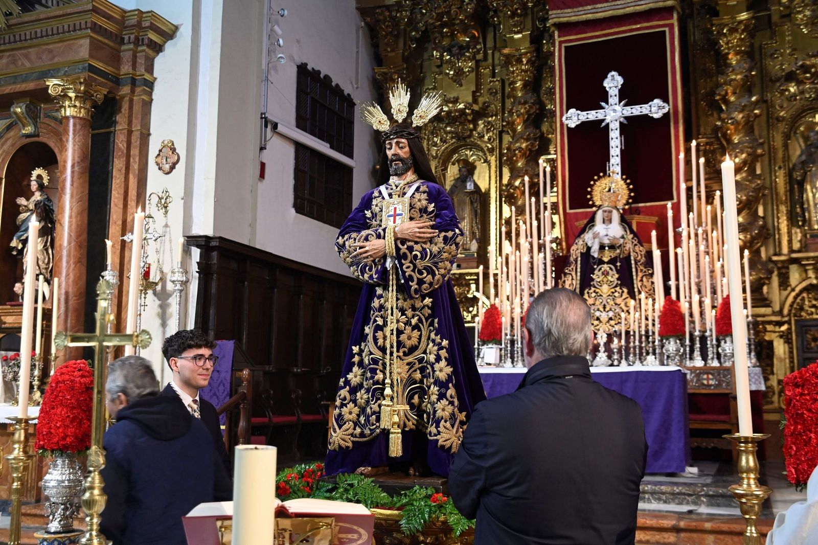El besapiés del Señor de Córdoba, en imágenes