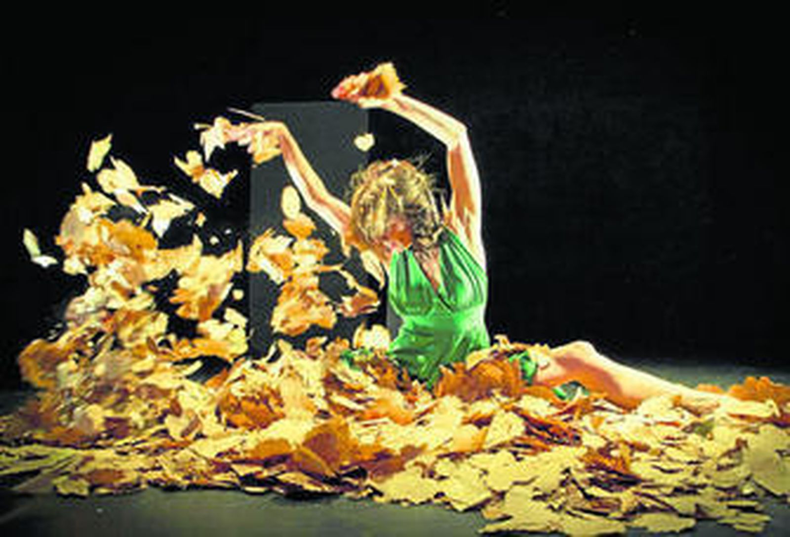 Isabel Vázquez retrata la lucha contra el tiempo que supone la danza y refleja la reconciliación consigo misma en esta propuesta.