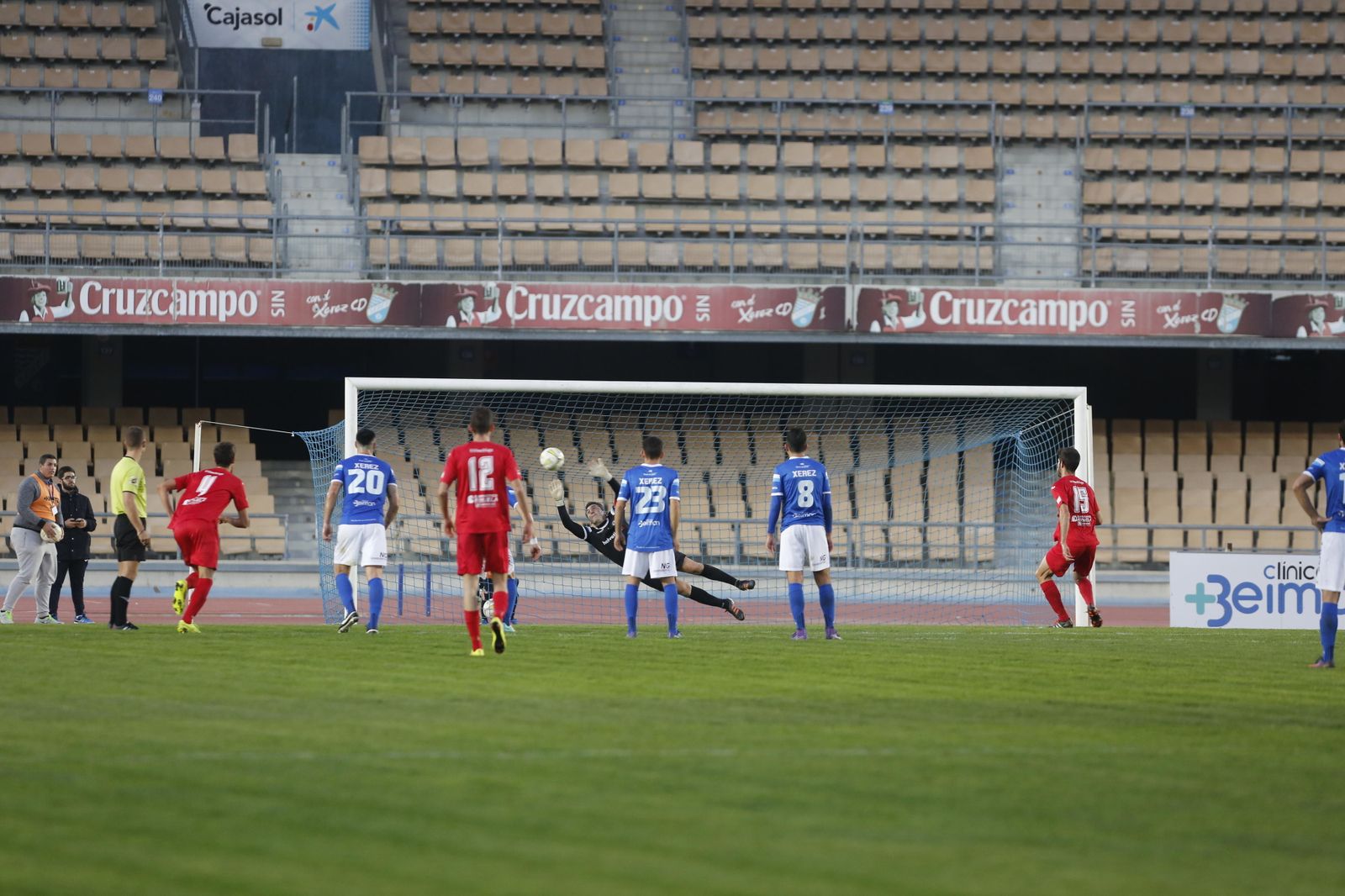 El Fondo Norte abrirá en el derbi.