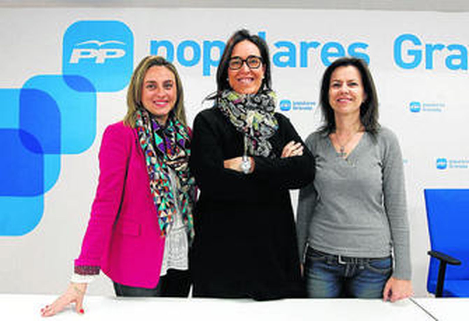 De izquierda a derecha. Carazo, Francés y Ana Vanessa García forman el triángulo de poder femenino en el PP provincial.