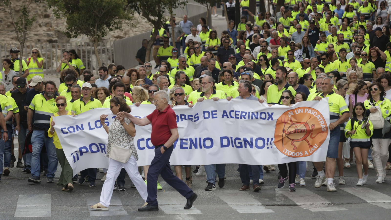 La plantilla de Acerinox celebra una nueva manifestación en Algeciras, en imágenes